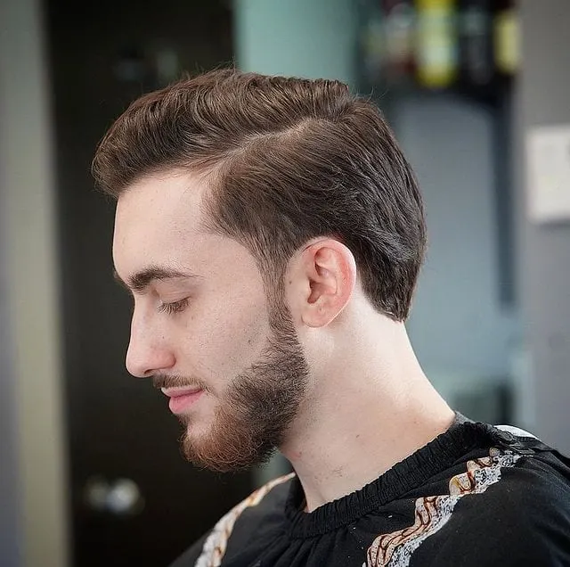 Mens Hairctyle 9 faeturing a contemporary side part