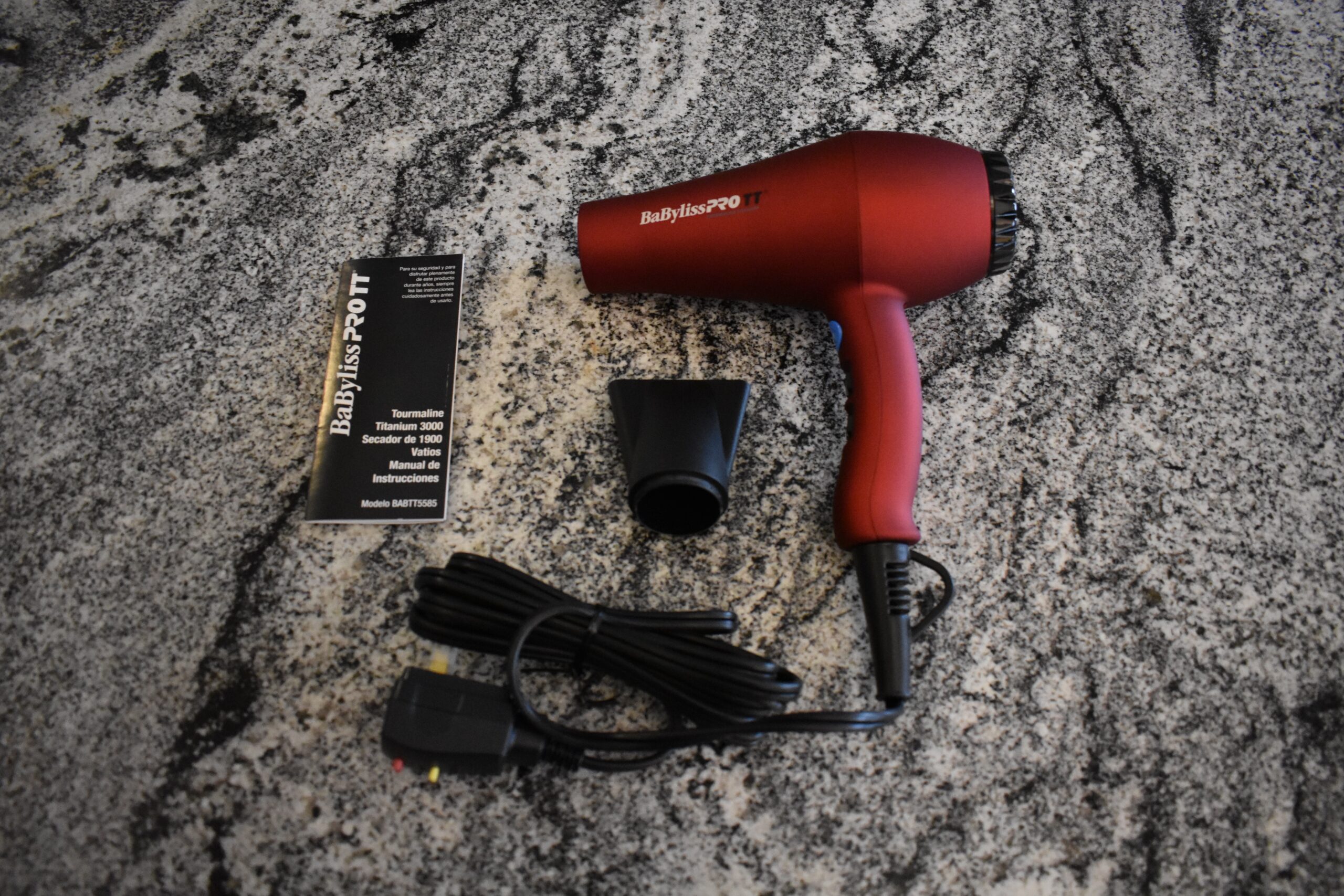 The complete contents of the Babyliss Pro TT box