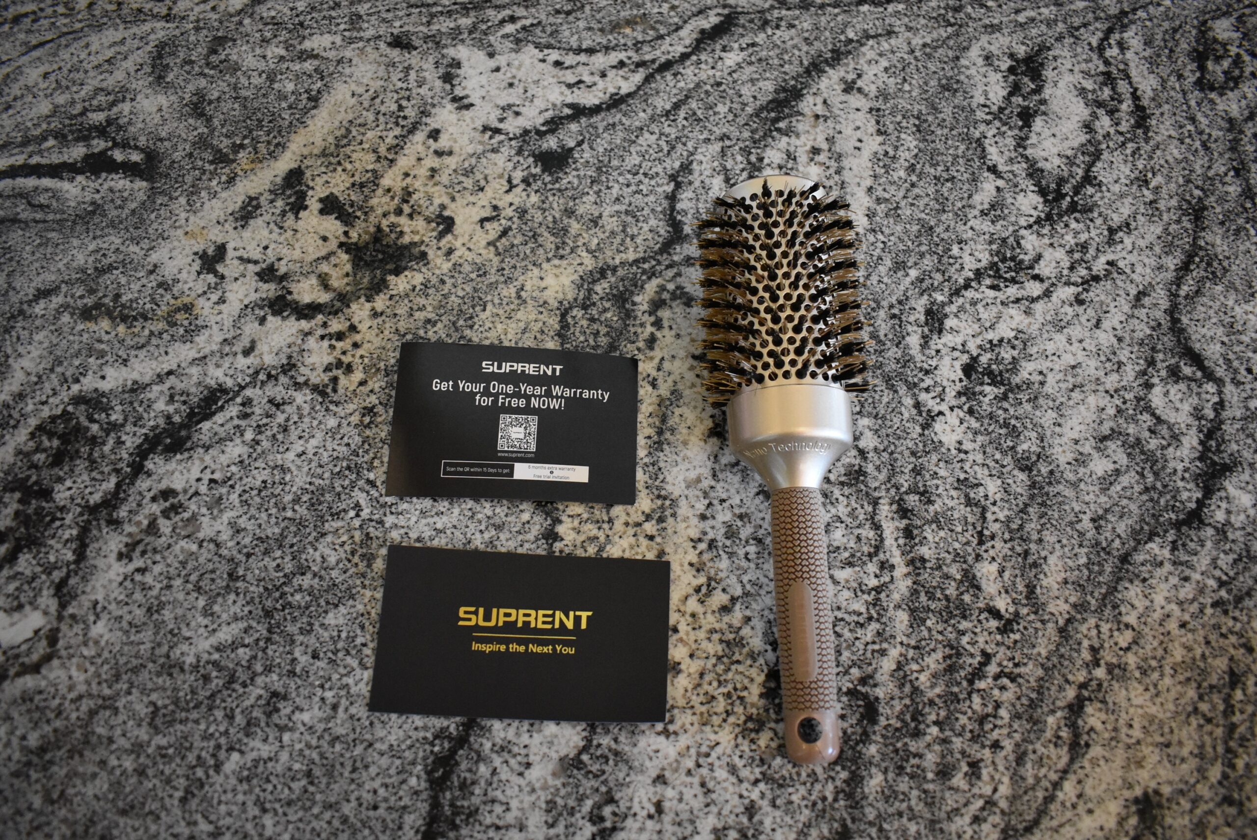 SUPRENT Nano Thermic Ceramic Round Brush with the accessories that come in the box