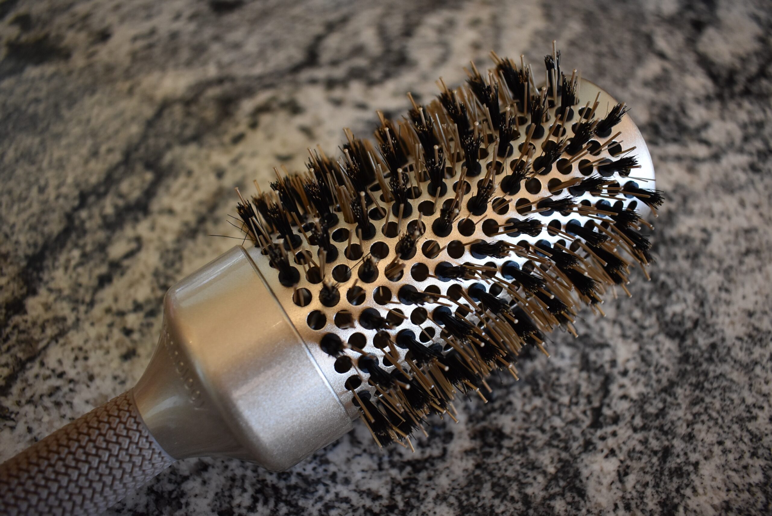 Close up of the bristles on the SUPRENT Nano Thermic Ceramic Round Brush