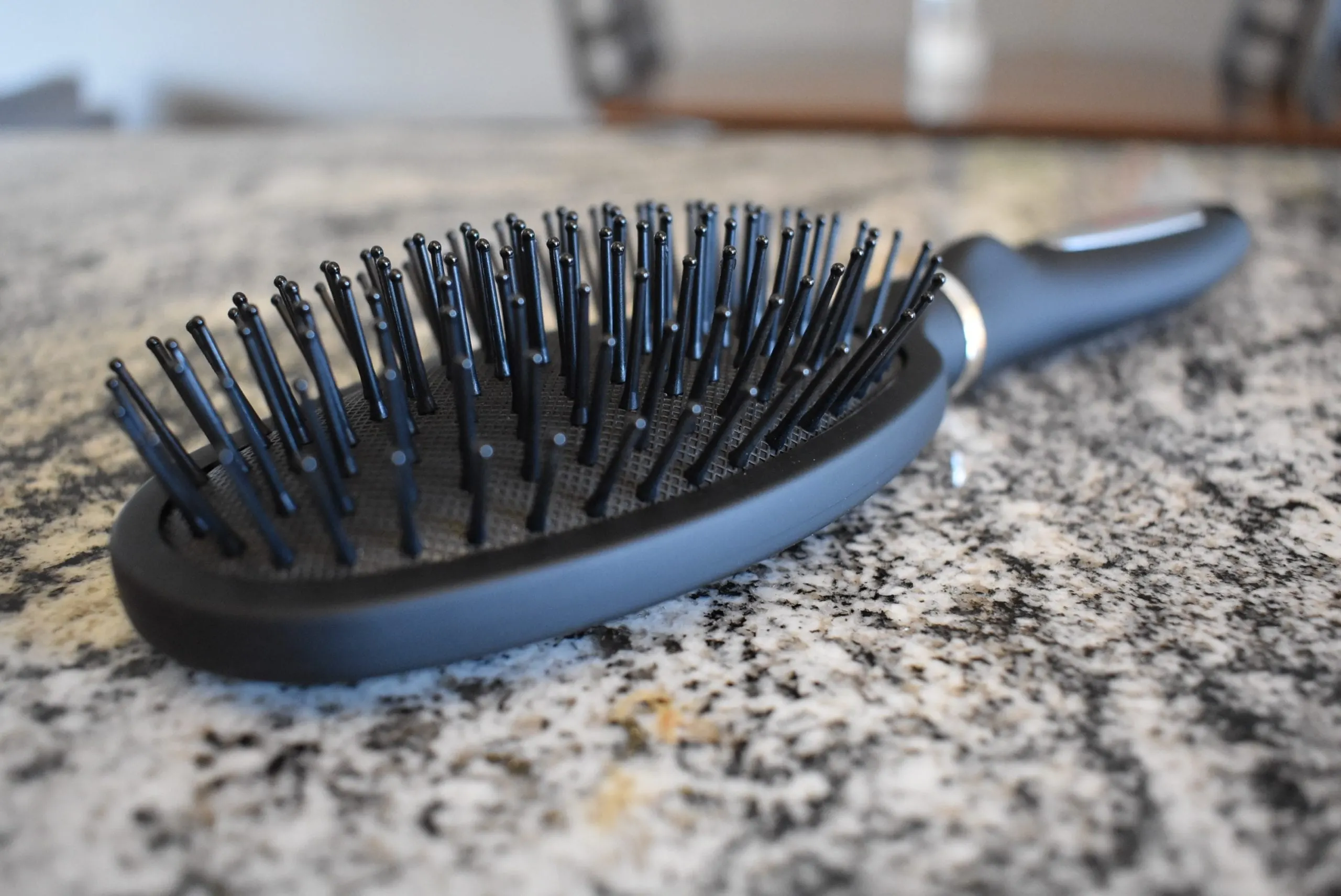 Side profile of the best brush for damaged hair