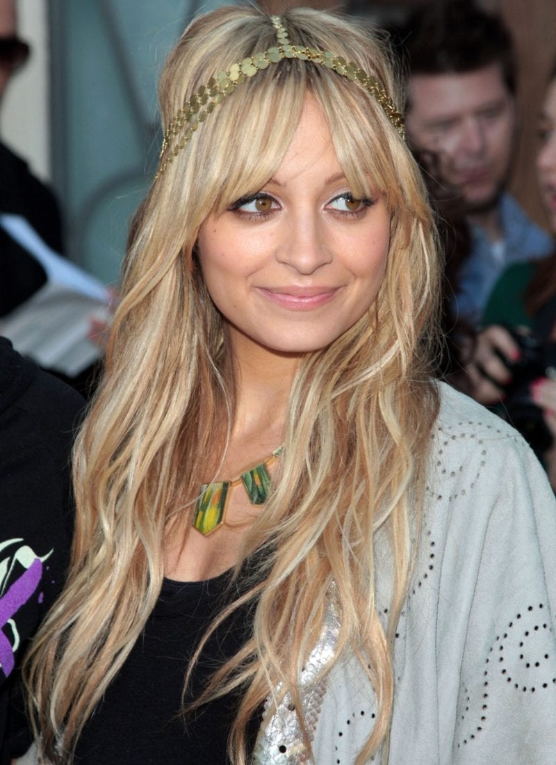 Nicole Richie wears a headband and curtain bangs on Los Angeles Blvd in 2009