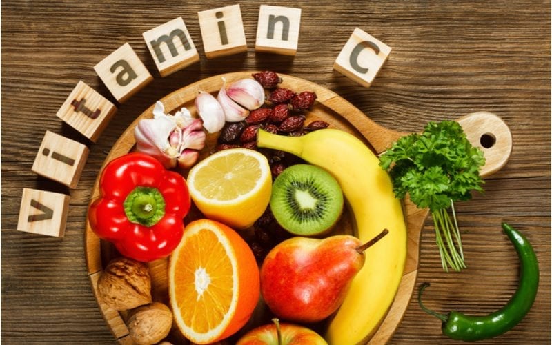 Các loại thực phẩm khác nhau có chứa vitamin c trong một hình ảnh phẳng cho một phần vitamin tốt nhất cho tóc