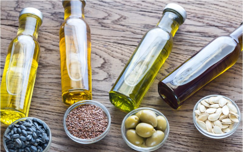 Các loại dầu thực vật và dầu ăn khác nhau để sử dụng như một phương thuốc làm rụng tóc
