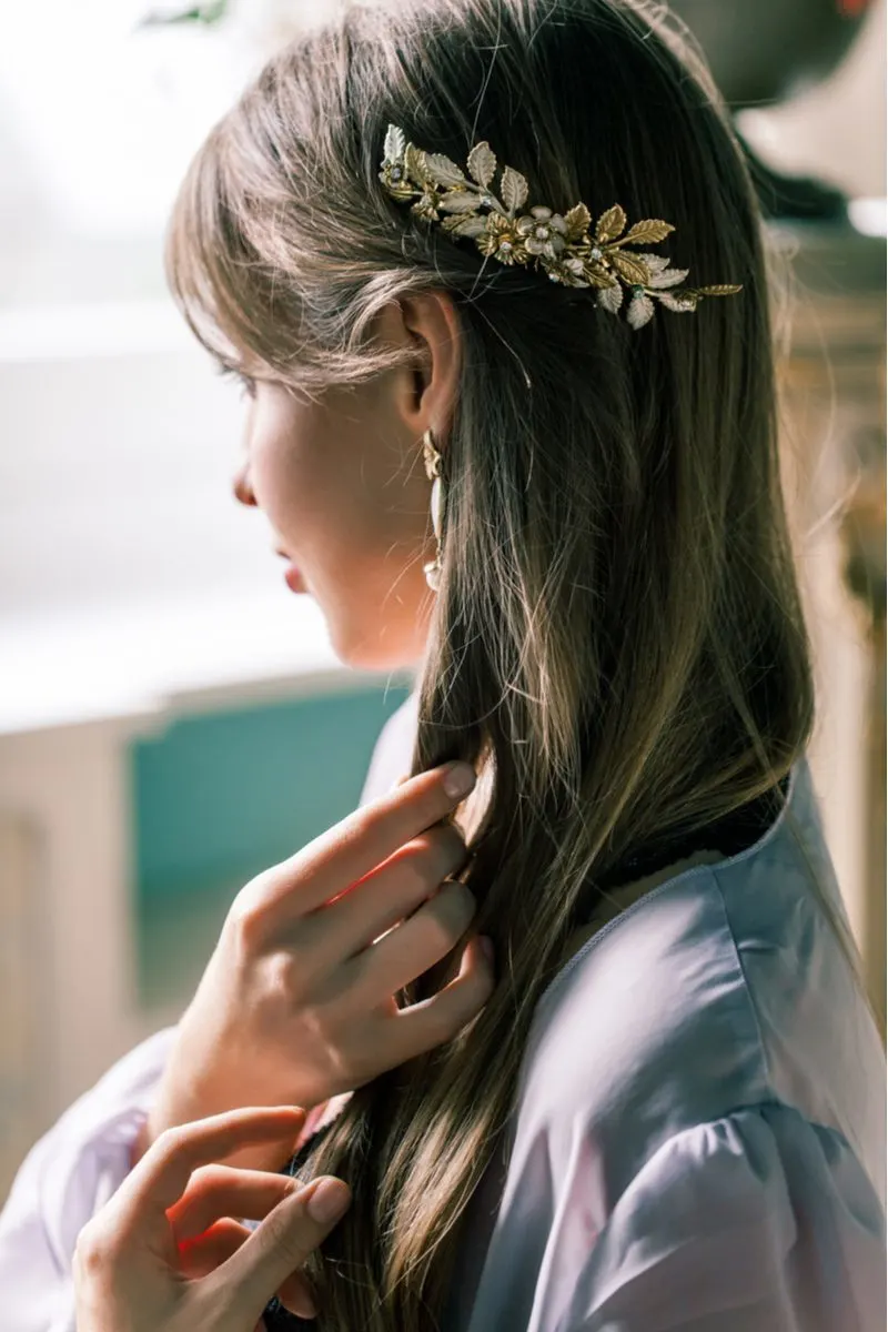 Bold Barrette on a boho-style woman wearing an easy hairstyle