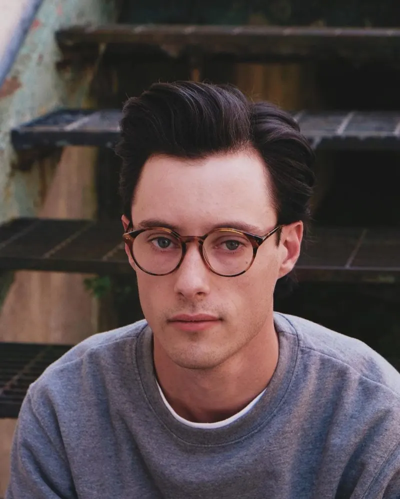 Long Side Part Vintage Hairstyle for Men