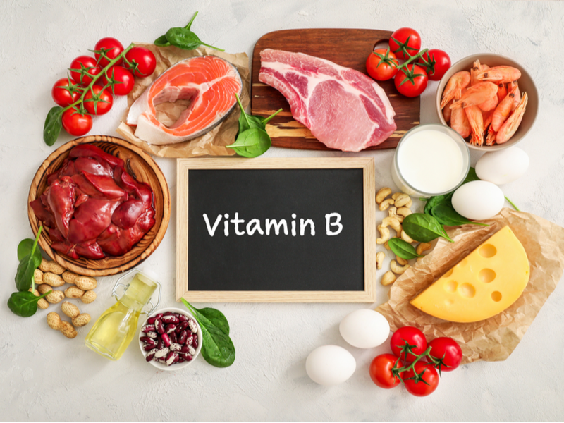 Vitamin B trong thực phẩm được hiển thị như một câu trả lời cho câu hỏi Thiếu vitamin nào gây rụng tóc