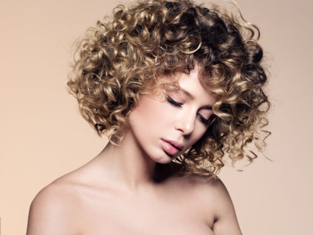 Curly Hair Layers vs. No Layers  Complete Style Guide
