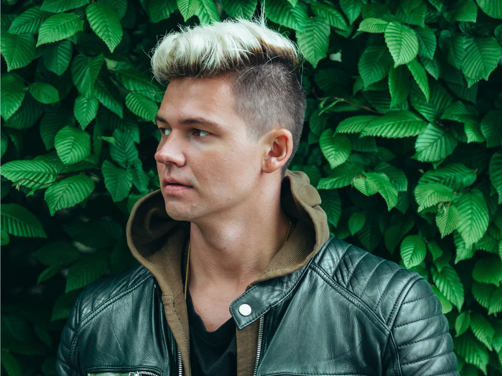 Light Blonde With Dark Roots men's hair color idea