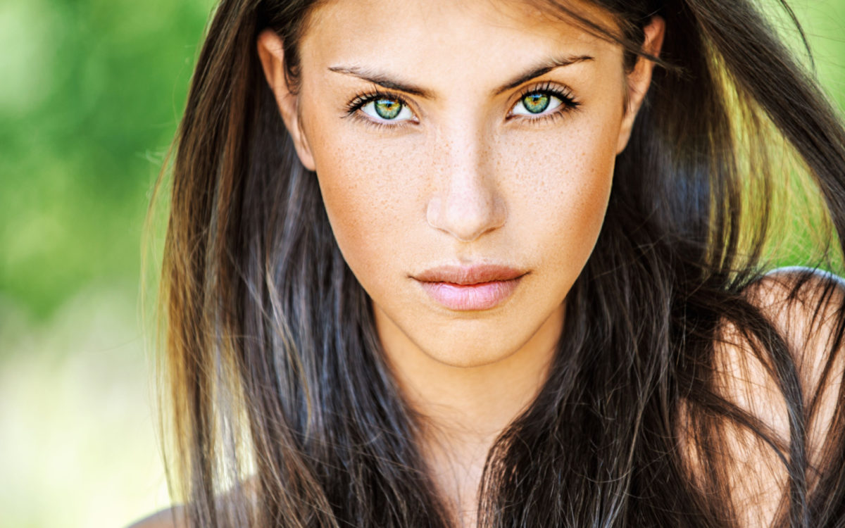 The 7 Best Hair Colors for Green Eyes in 2022