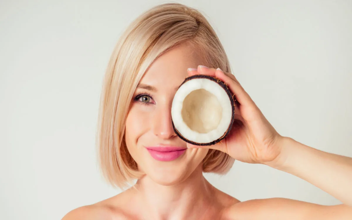 Should You Use Coconut Oil Before Bleaching Hair?