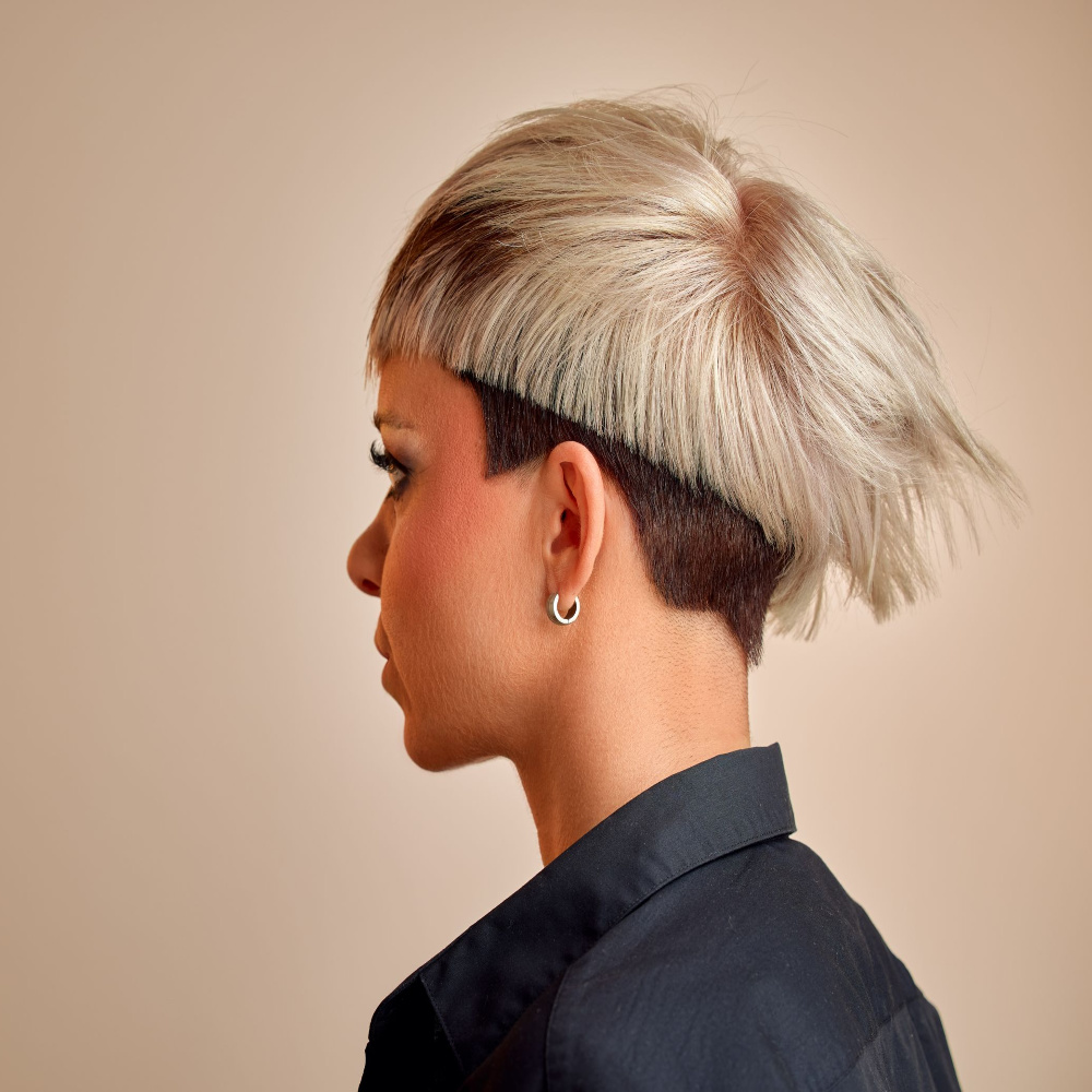 Underdyed Blunt Mushroom Cut alt hairstyle for women