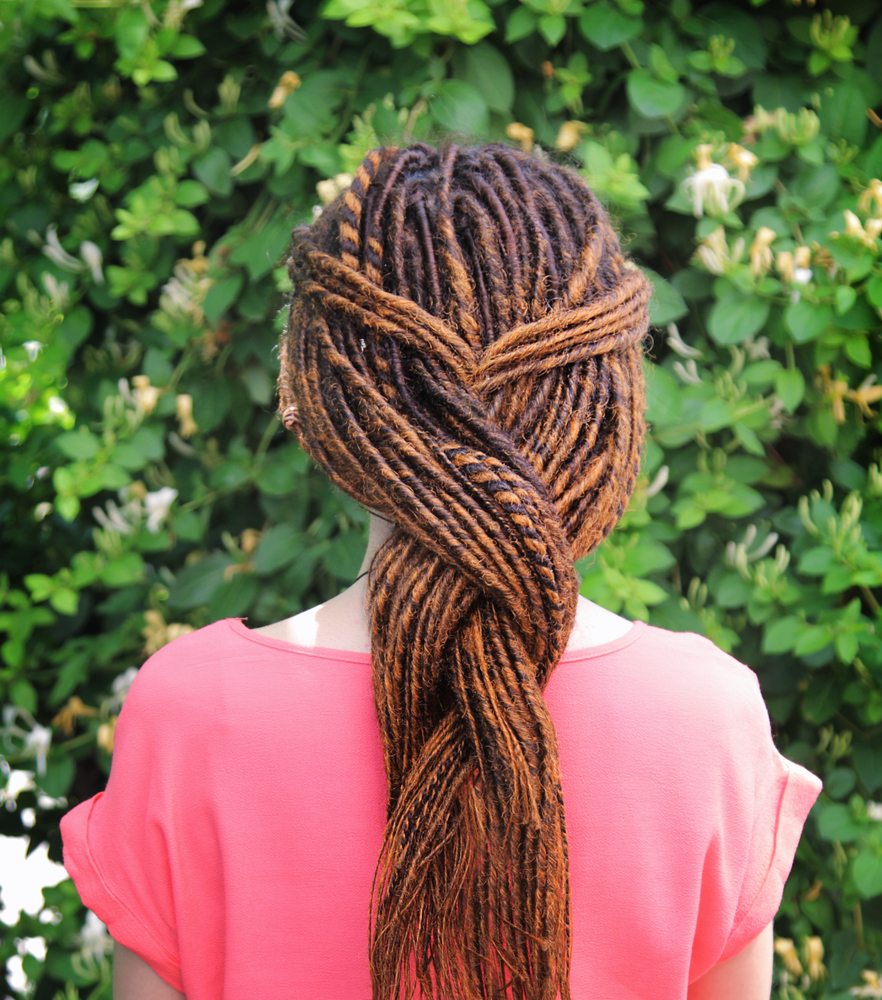 Two-Tone Caramel Brown faux locs hairstyle