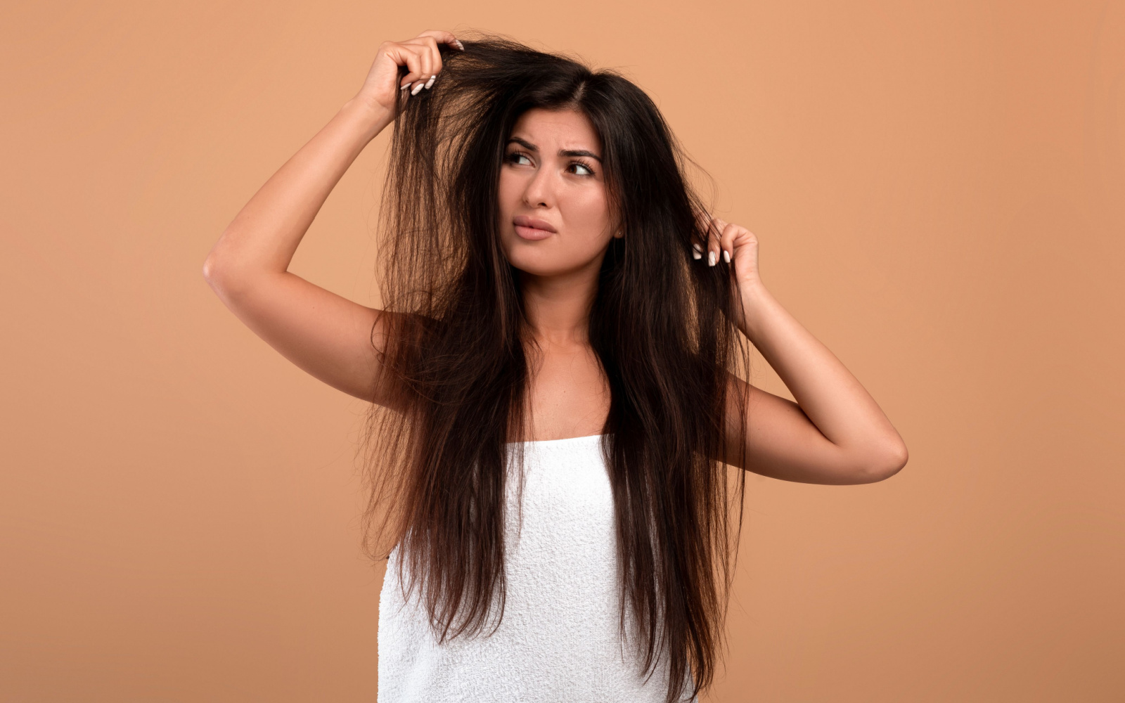 How to Keep Straight Hair in Humidity | It’s Easy!