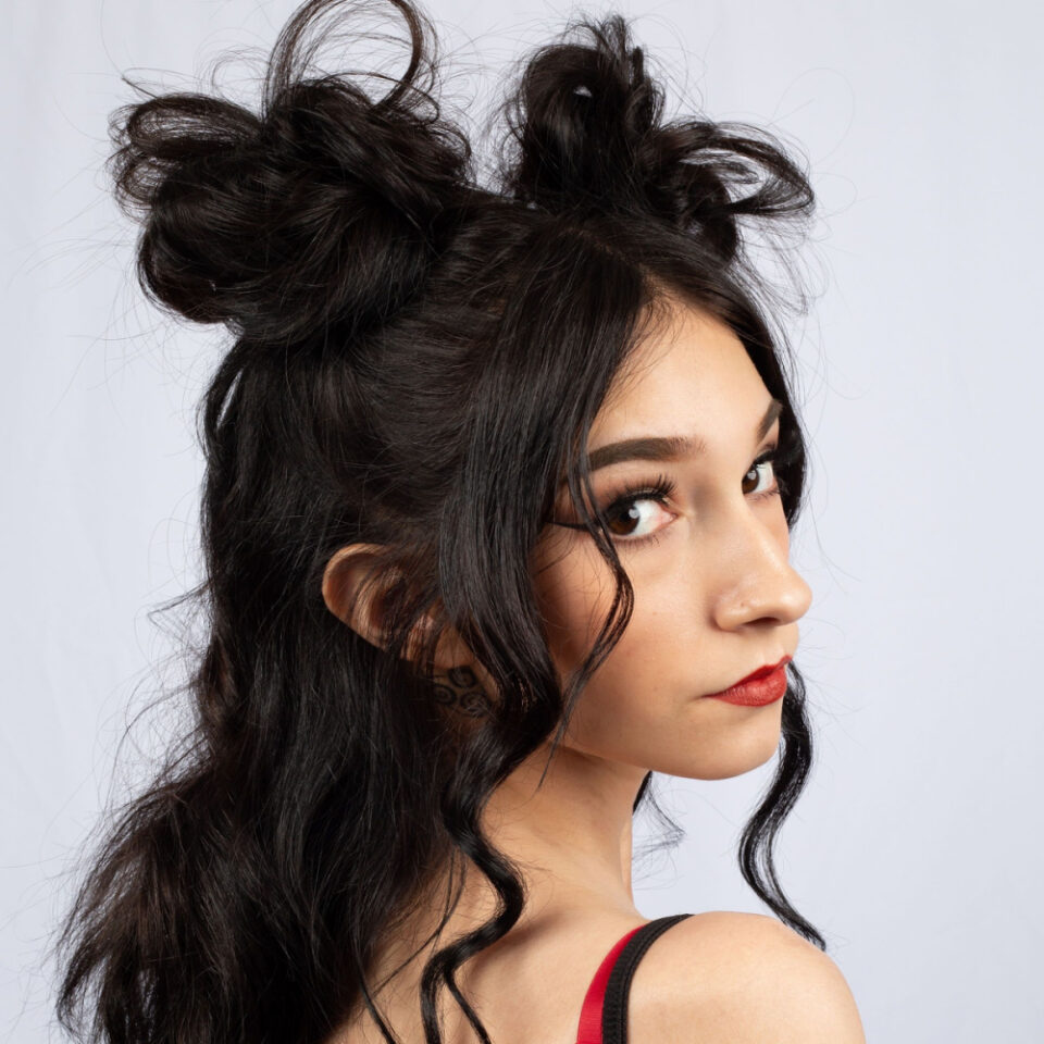 15 Ridiculously Cute Hairstyles for Curly Hair in 2025